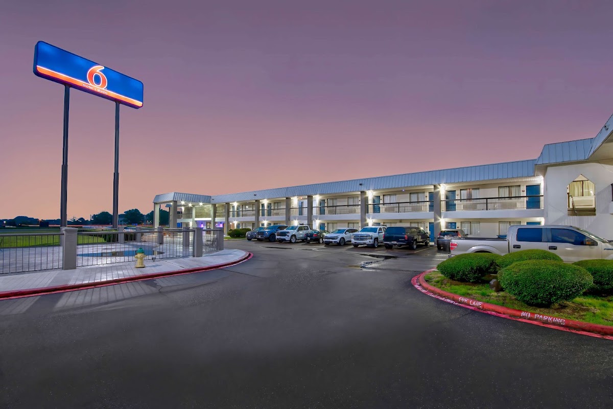 Motel 6 Texarkana, TX