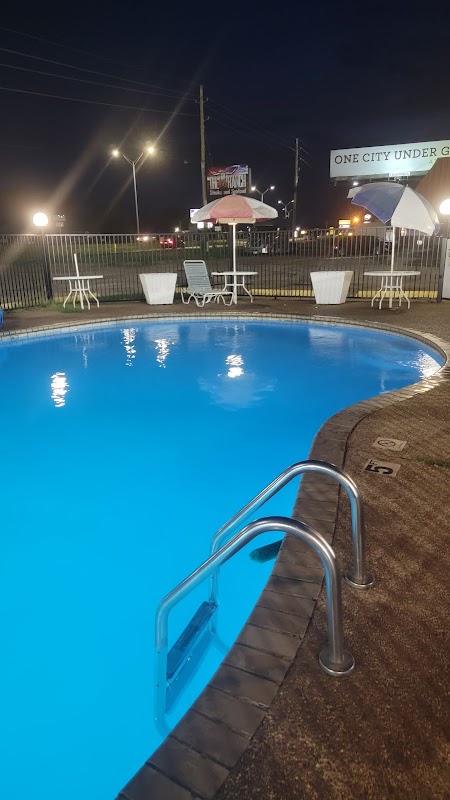 Travel Inn and Suites