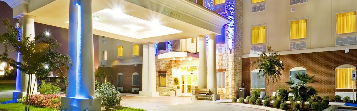 Holiday Inn Express & Suites New Boston by IHG
