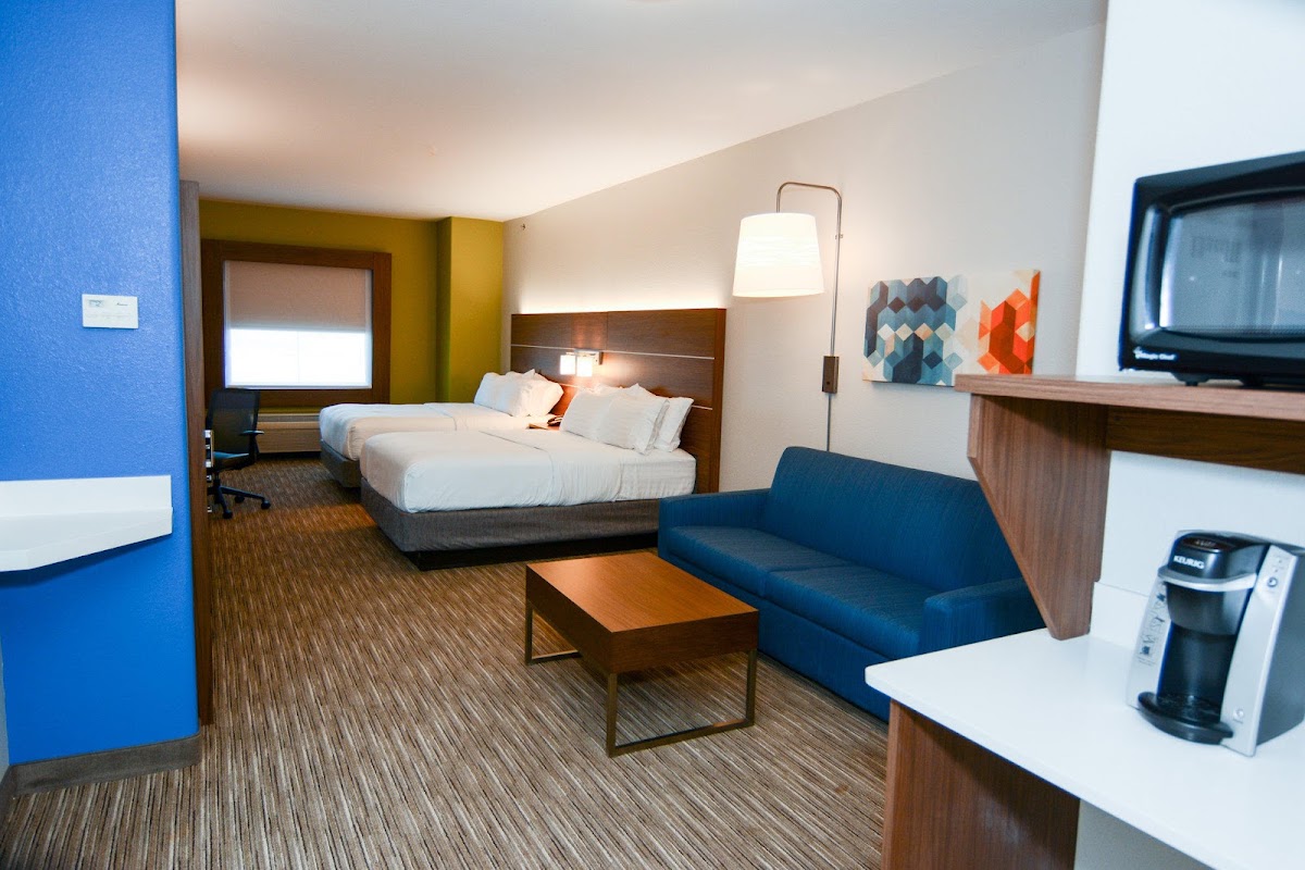 Holiday Inn Express & Suites New Boston by IHG