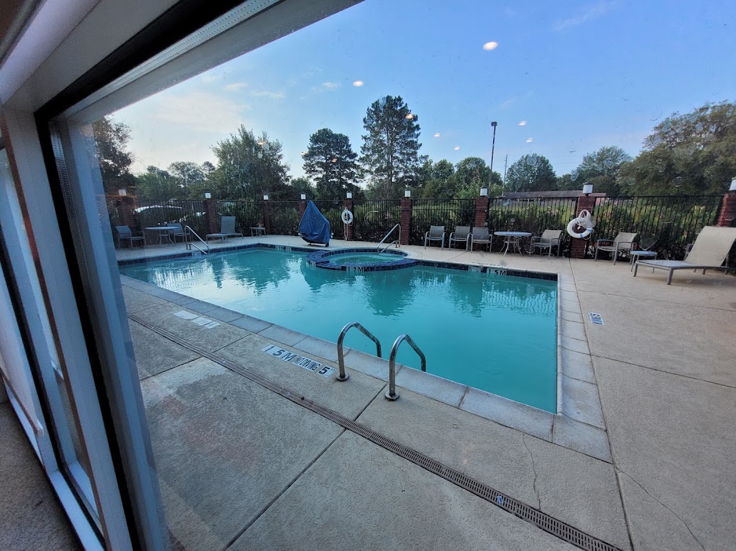 Holiday Inn Express & Suites New Boston by IHG
