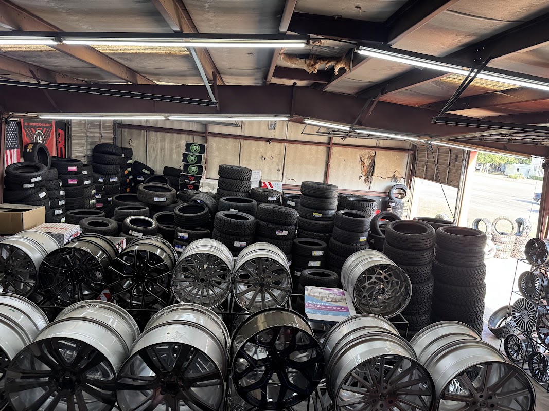 At CEO WHEELS & TIRES