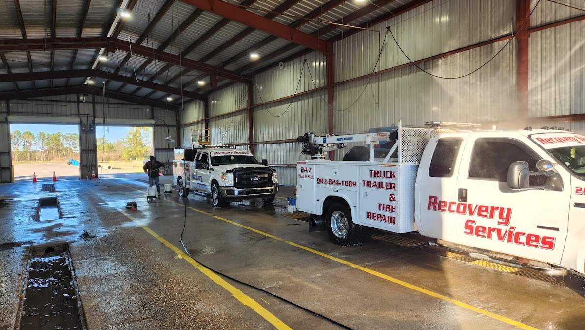 Recovery Services 24 Hour Mobile Truck, Trailer and Tire Repair