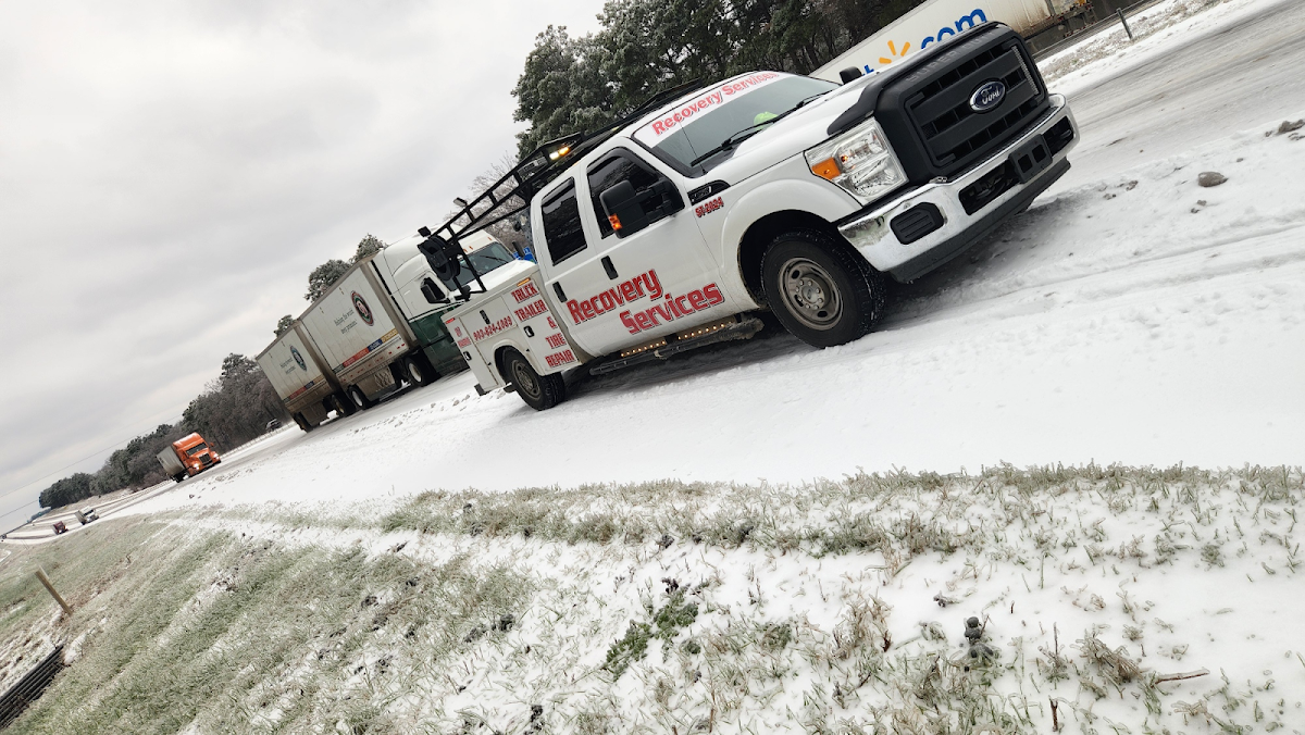 Recovery Services 24 Hour Mobile Truck, Trailer and Tire Repair