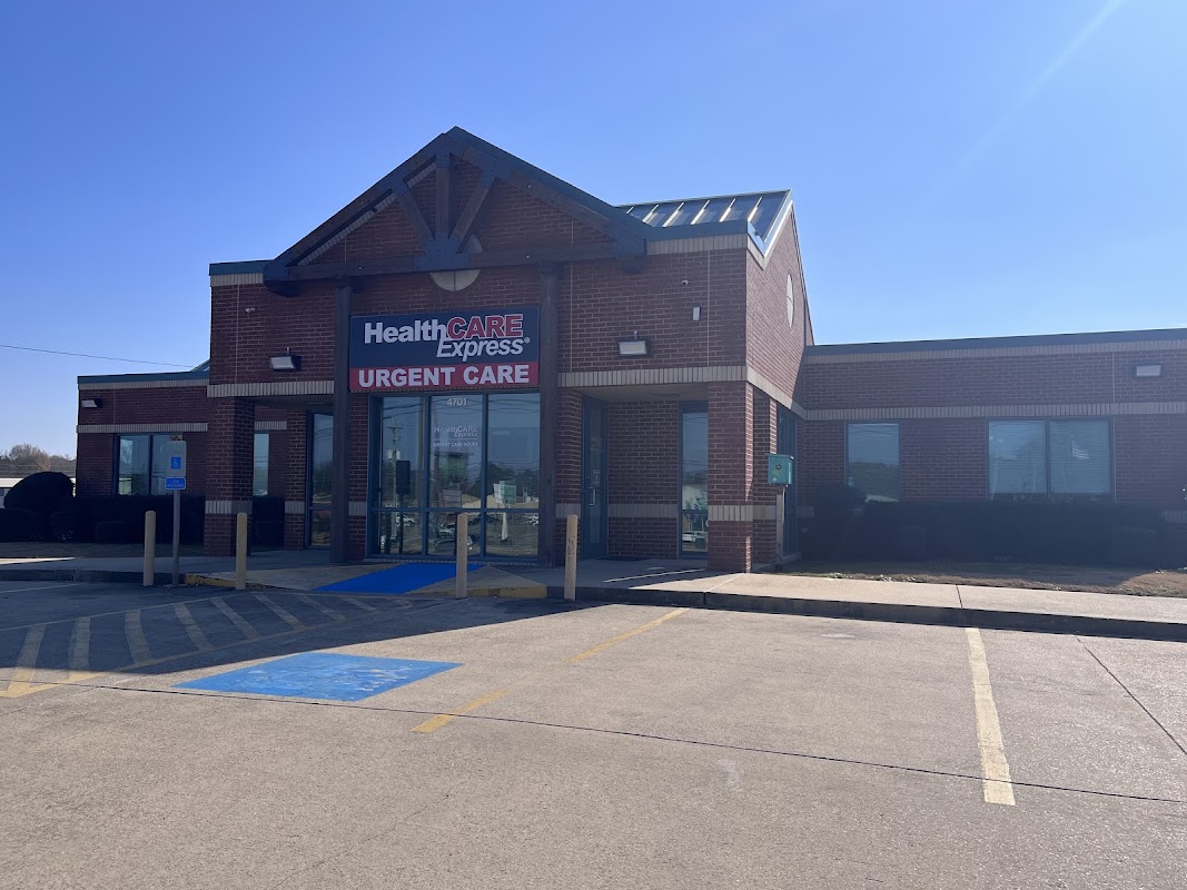 HealthCARE Express Urgent Care - Wake Village, TX
