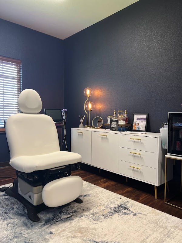 Age Management & Aesthetics by HealthCARE Express