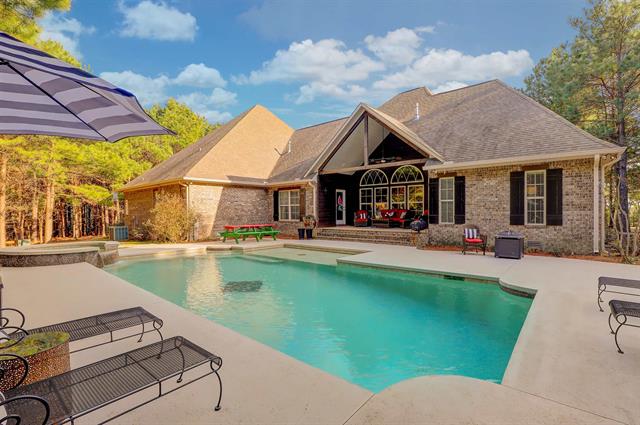 Laura Long Homes, Better Homes and Gardens Real Estate Infinity