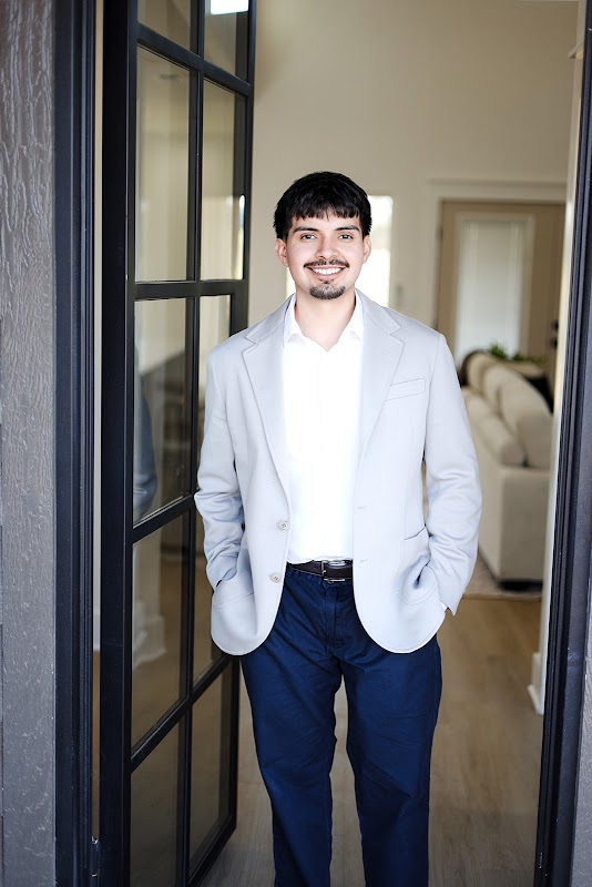 Victor Luna, REALTOR®- Realty Fanatics Group