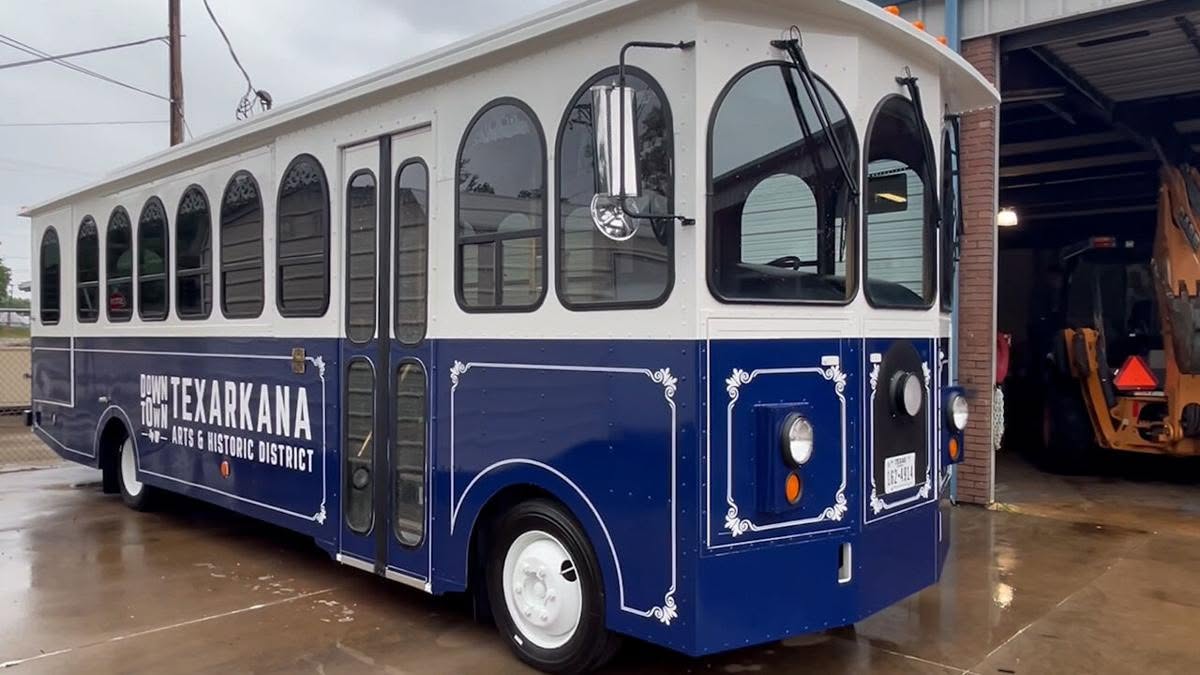 Texarkana Trolley Rolls Out